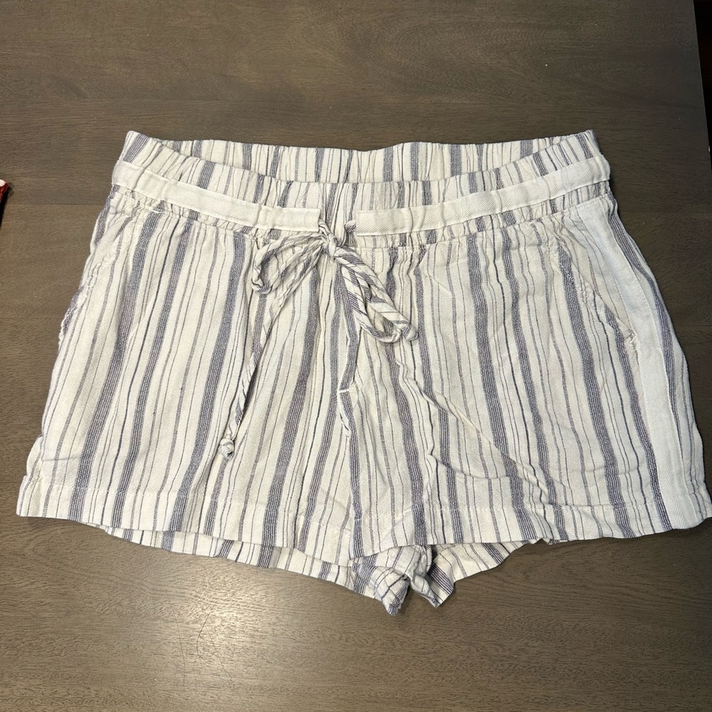 Bella Dahl | linen striped shorts